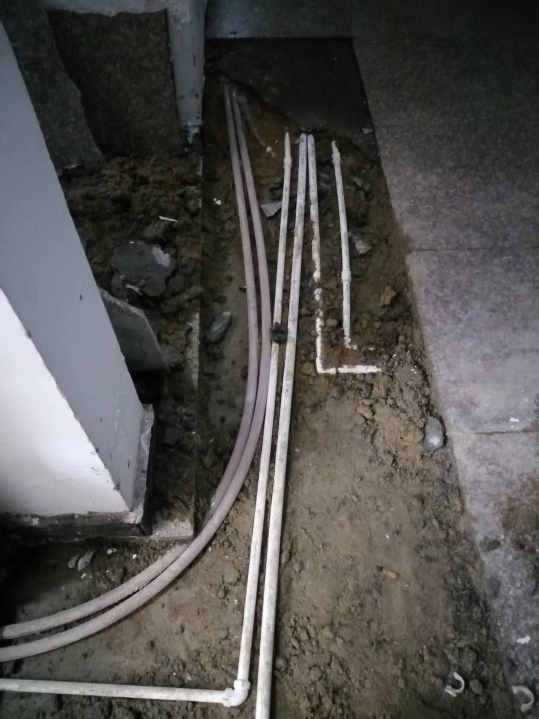 恩施漏水，切勿盲目乱刨乱砸